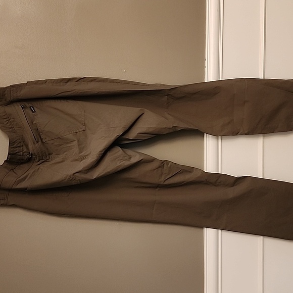 Eddie Bauer Brown Chinos Relaxed Fit - Picture 4 of 10